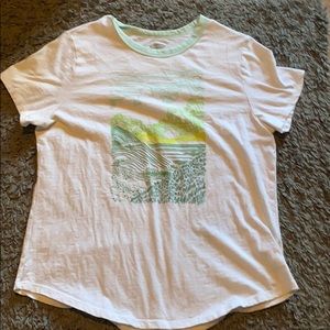 Old navy t-shirt